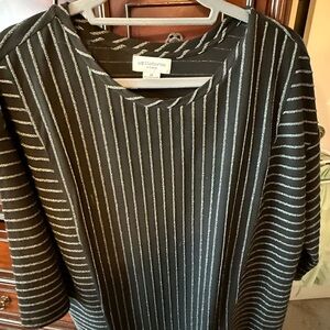 Liz Claiborne Black and Silver Striped Top Size 1x